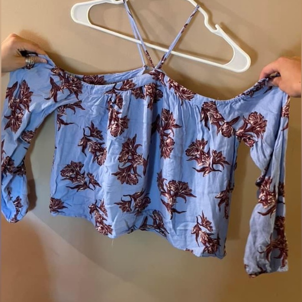 Floral off the shoulder top!